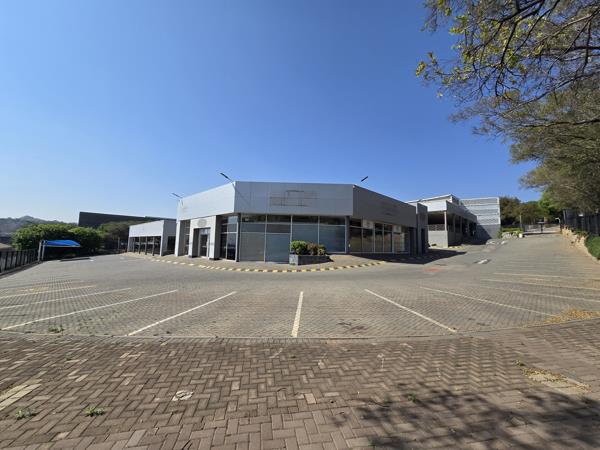 3 928  m² Commercial space