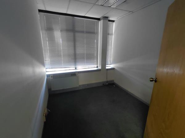 124  m² Commercial space