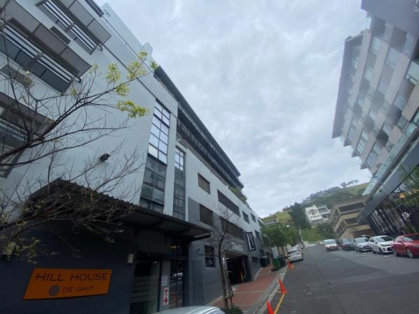 482  m² Commercial space