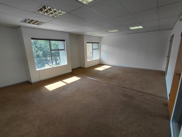 132  m² Commercial space