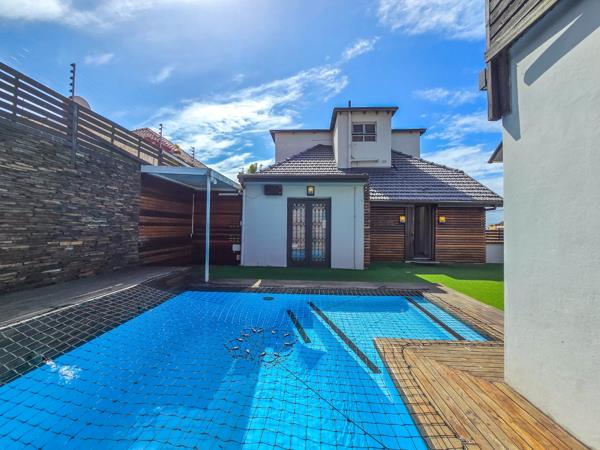 4 Bedroom Townhouse