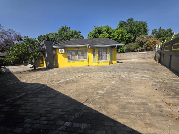 235  m² Commercial space