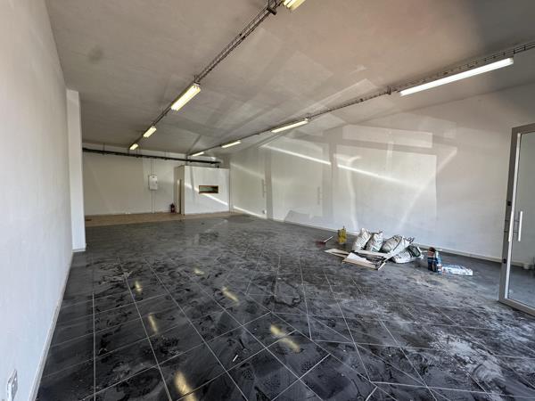 112  m² Retail Space