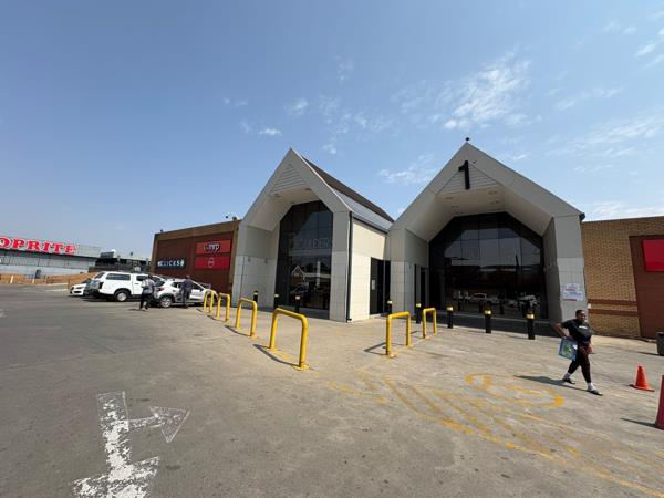 204  m² Commercial space