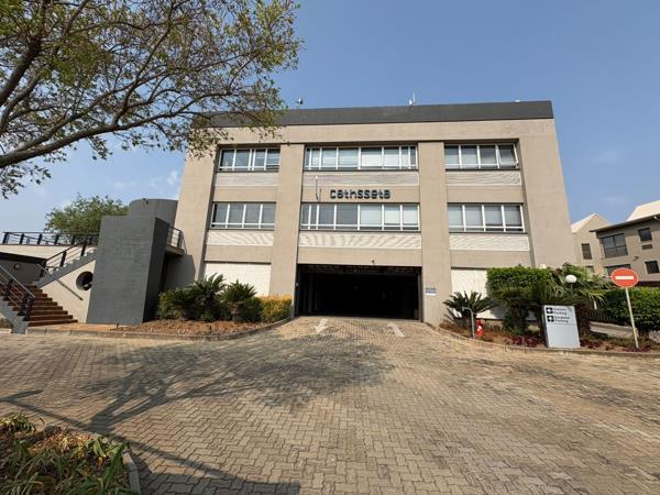 715  m² Commercial space