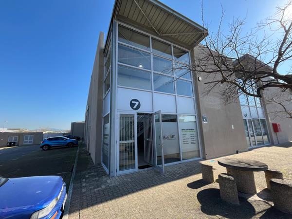 165  m² Commercial space