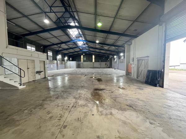 1 105  m² Industrial space