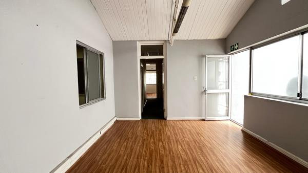 300  m² Commercial space