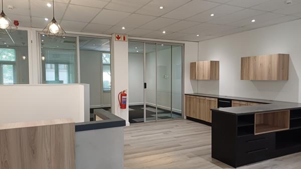 404.3  m² Commercial space