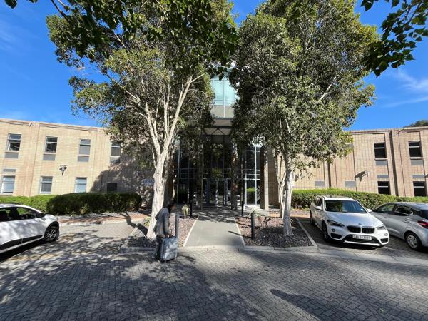 914  m² Commercial space