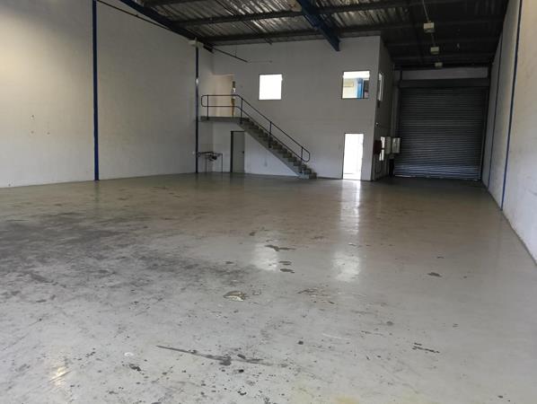 363  m² Industrial space