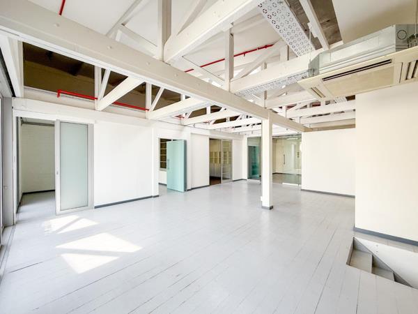 300  m² Office Space