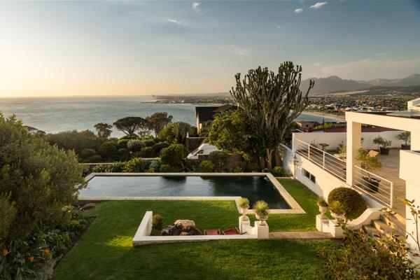 6 Bedroom House
