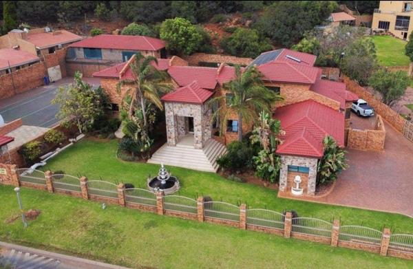 6 Bedroom House