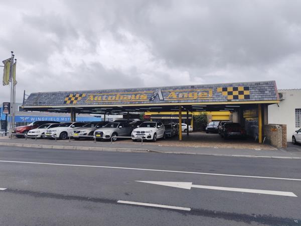 992  m² Commercial space