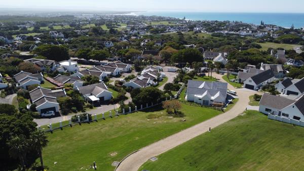 701 m² Land