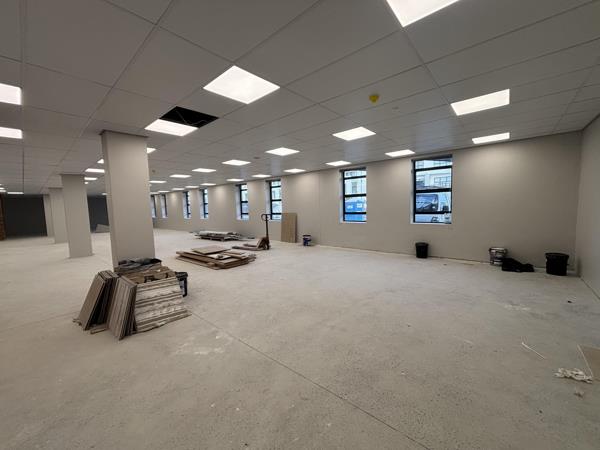 76  m² Commercial space