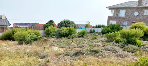 735 m² Land