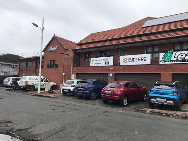 921  m² Commercial space