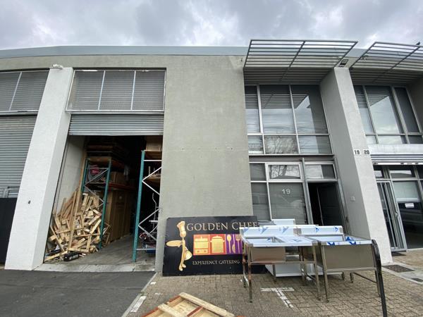 194  m² Industrial space