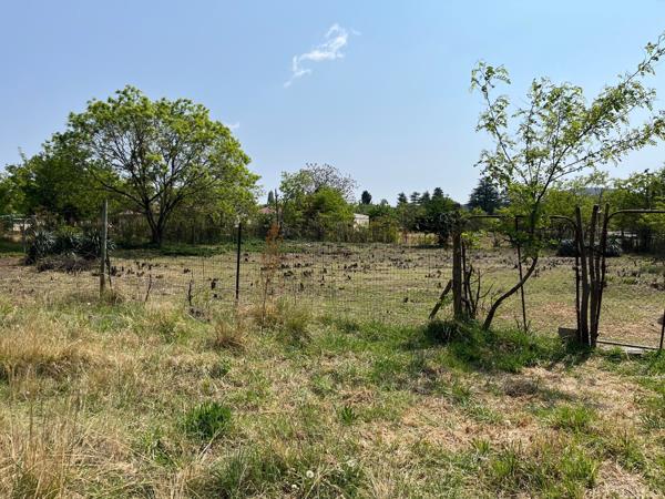 1 636 m² Land