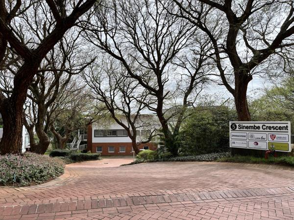 182  m² Commercial space