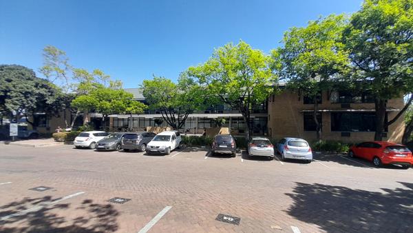 184  m² Commercial space