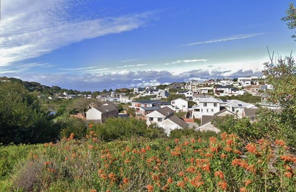 810 m² Land