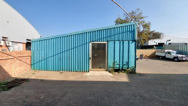114  m² Industrial space
