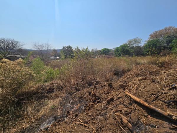 1 080 m² Land