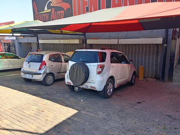 66  m² Commercial space