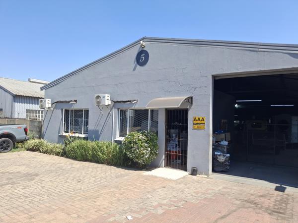 566  m² Industrial space