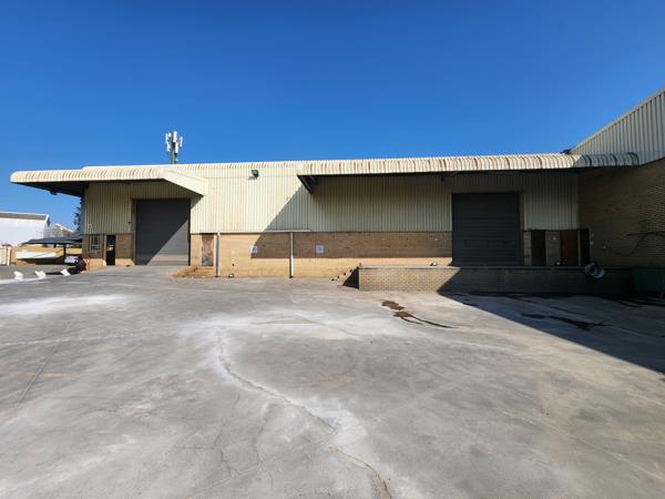 2 600  m² Industrial space