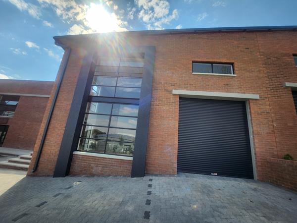 340  m² Commercial space