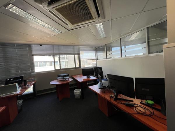 256  m² Commercial space