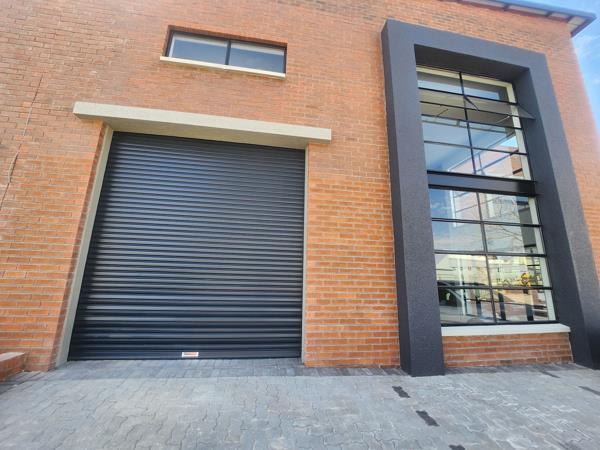 340  m² Commercial space