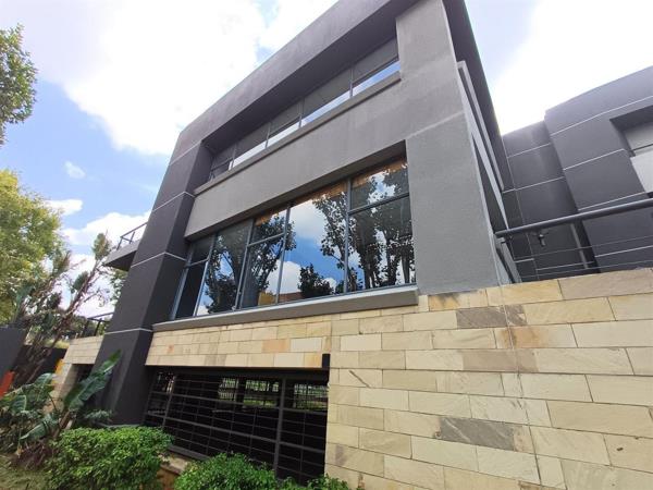 3 400  m² Office Space