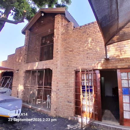 5 Bedroom House