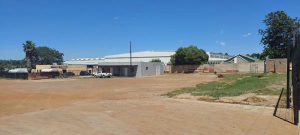 3 000  m² Industrial space