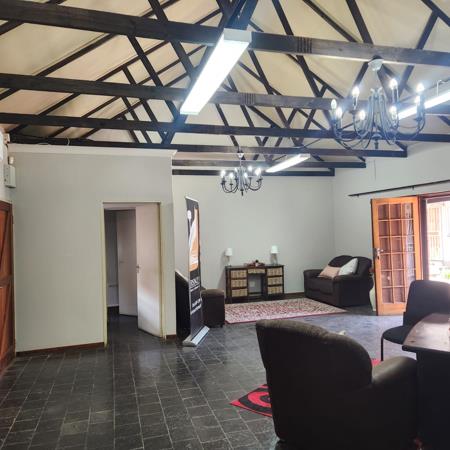 52  m² Commercial space