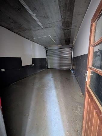 105  m² Industrial space