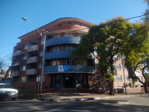 952 m² Commercial space