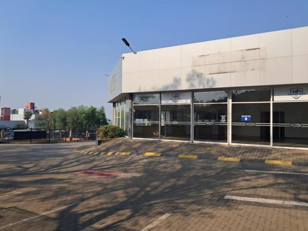 3 928  m² Commercial space