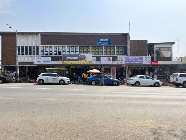 1 200  m² Commercial space