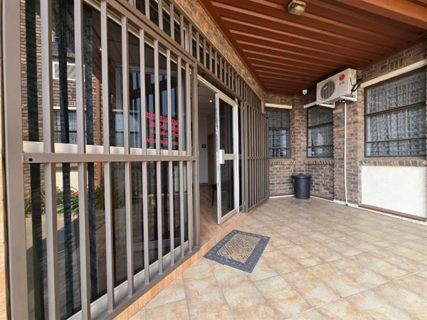 115  m² Commercial space