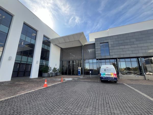 760  m² Commercial space