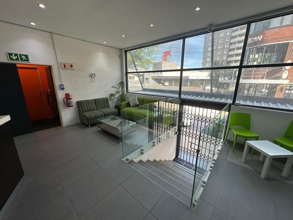 1 272  m² Commercial space