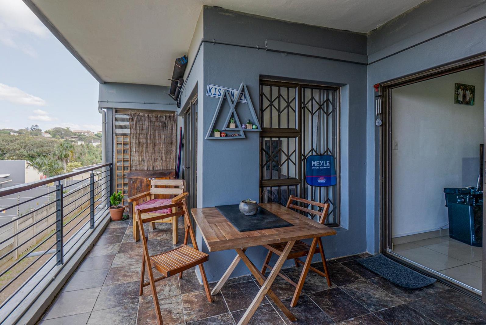 2 Bedroom Apartment in Amanzimtoti