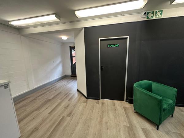 301  m² Commercial space