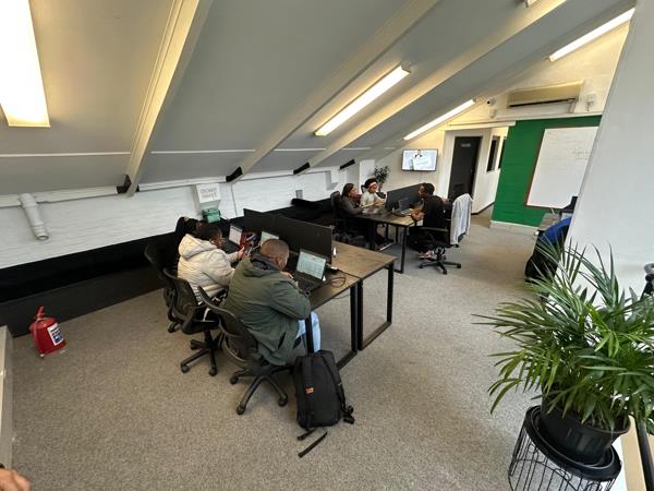 301  m² Commercial space